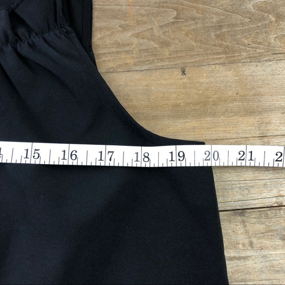 Halogen black sleeveless ruffle front blouse - Picture 4 of 7